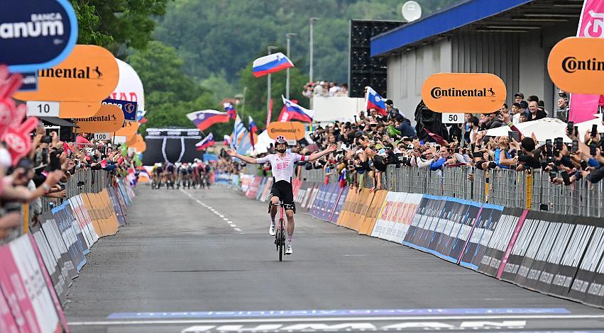 Der Etappensieger Kasper Asgreen (DEN, EF Education - EasyPost), 108. Giro d Italia, Stage 14, Treviso - Gorizia (195km)