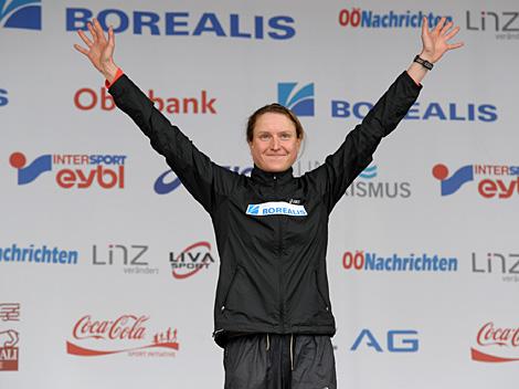 22.04.2012, Linz, AUT, 11. Borealis Linz Donau Marathon, im Bild, Damensiegerin Marthon, Grandovec Daneja, Slowenien, Borealis Linz Donau Marathon, Linz Donau, Austria 