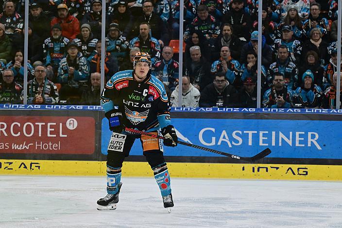 Brian Lebler (Steinbach Black Wings Linz) Win2Day ICE Hockey League,  Steinbach Black Wings Linz vs Moser Medical Graz 99ers,  Linz AG Eisarena 