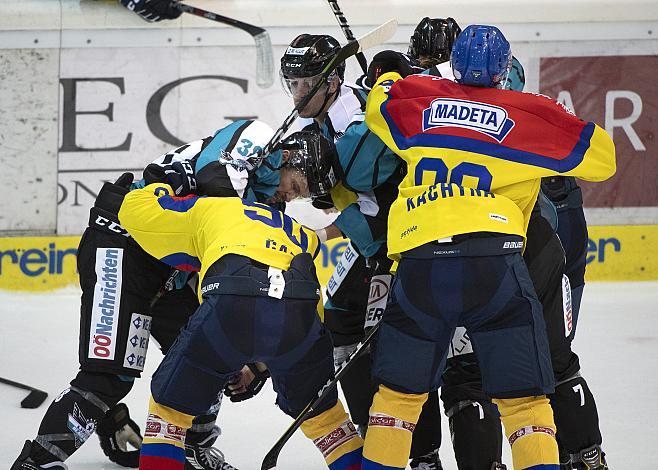 Fight Eishockey Testspiel, EHC Liwest Black Wings - CEZ Motor Ceske Budejovice