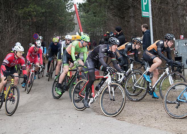 07.01.2018, St. Pölten, AUT, Rad Querfeldein Staatsmeisterschaft Elite Herren, 2018, St. Pölten, Niederösterreich, im Bild Start zur Elite //  during cycling cross championship, St. Pölten, Niederöstereich at 2018/01/27. 
07.01.20