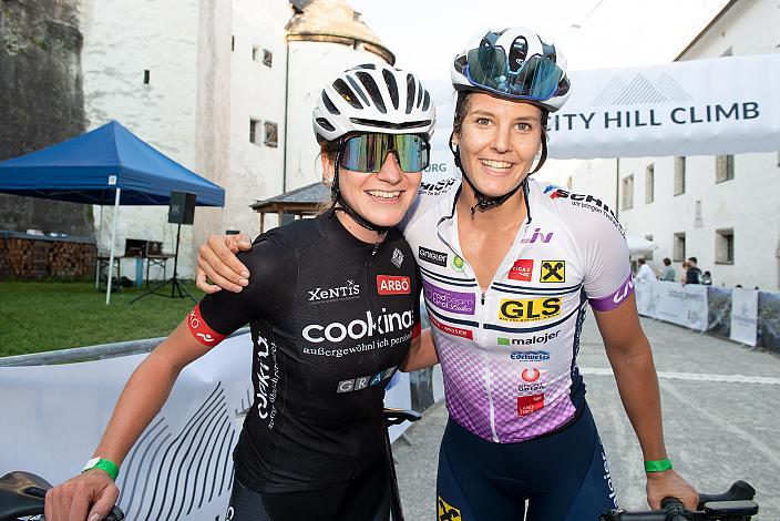 Siegerin Carina Schrempf (AUT, Team Cookina ARBÖ ASKÖ Graz RLM Stmk), Elisabeth Kappaurer (AUT, Union Raiffeisen Radteam Tirol),  City Hill Climb Salzburg, Festung Hohensalzburg, Radsport, Bergrennen