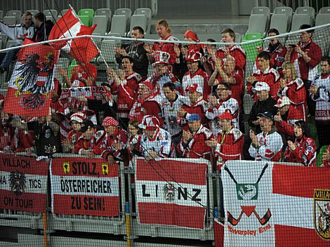 Fans von Team Austria. Oesterreich und Team Ukraine