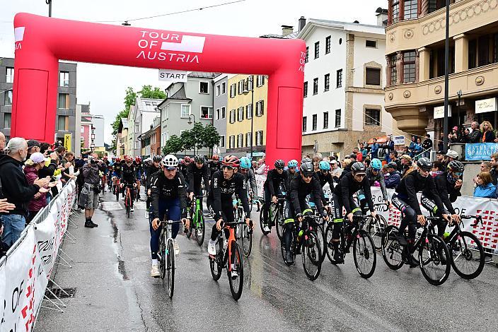 das Peloton trauert um Andre Drege (NOR, Team Coop - Repsol) 73. Tour of Austria, ME 2.1 5 Etappe  Kufstein, Patscherkofel Kondulenzfahrt