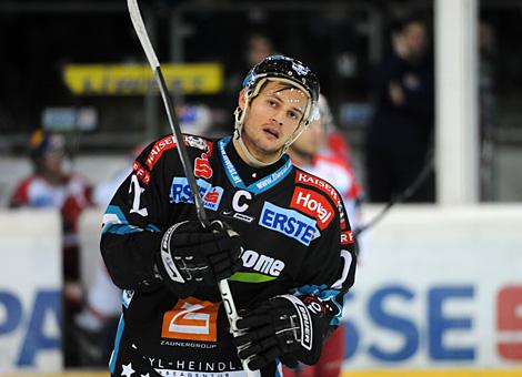 #21 Philipp Lukas, Stuermer, EHC Liwest Black Wings Linz
