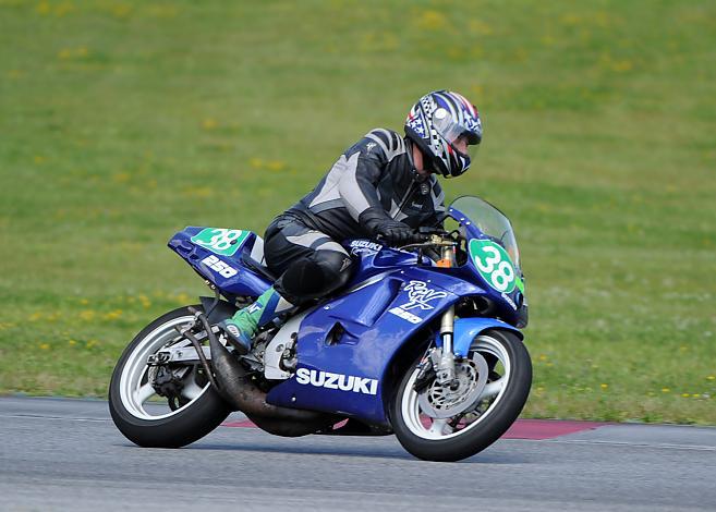#38 Reinhard Erich Lipsansky, AUT, Suzuki RGV 250