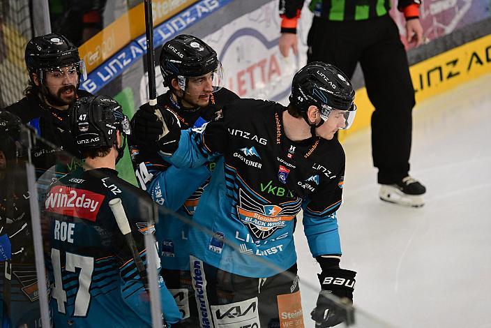 Graham Knott (Steinbach Black Wings Linz) feiert 41. Runde ICE, Steinbach Black Wings Linz vs EC KAC, Linz AG Eisarena 