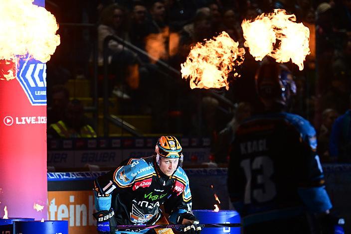 Brodi Stuart (Steinbach Black Wings Linz) Win2Day ICE Hockey League,  3. Viertelfinale, Steinbach Black Wings Linz vs Moser Medical Graz 99ers,  Linz AG Eisarena 