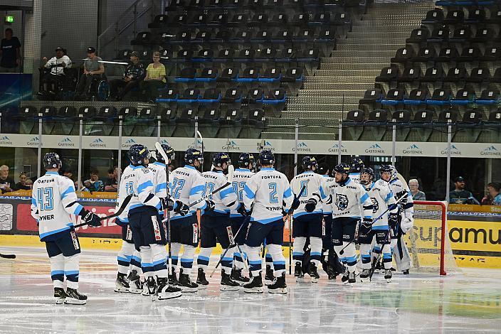  Das Team der Bili Tygri Liberec (CZE). Steinbach Black Wings Linz vs Bili Tygri Liberec (CZE) , Linz AG Eisarena 