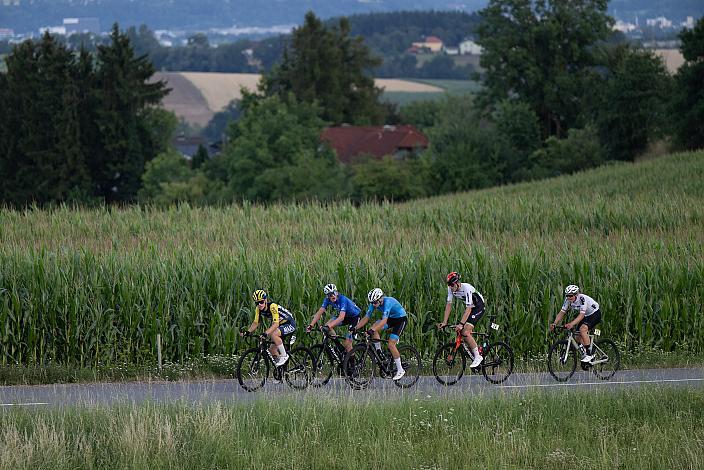 Die Ausreisser mit Nr. 136 Ingmar van den Bosch, Nr. 96 Adam Rafferty (IRL, Team 31 Jolly Cycles U19), Nr. 74 Seth Dunwoody (Irl), Nr. 73 Ian Kings (GER), Nr. 96 Dario Giuliano (FRA), ( 1. B Etappe Traun - Marchtrenk, Int. OÖ Junioren Oberösterreich Rundfahrt 