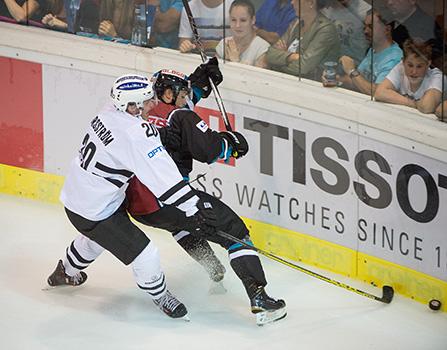 Andrew Jacob Kozek  (EHC Liwest Black Wings Linz, #19) und Jani Forsström of TPS Turku #20, EHC Liwest Black Wings Linz vs TPS Turku 
Andrew Jacob Kozek  (EHC Liwest Black Wings Linz, #19) und Jani ForsstrÃ¶m of TPS Turku #20, EHC Liwest Black Wings 
