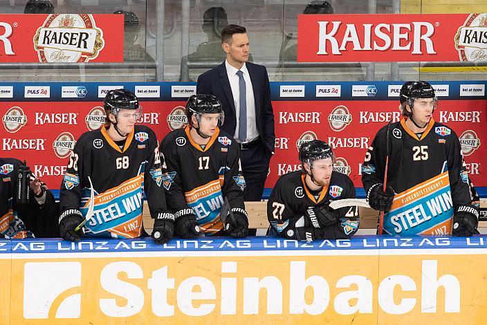 Head Coach Philipp Lukas (Steel Wings Linz) Steel Wings Linz  vs EKZ Zeller Eisbaeren, bet-at-home Alps Hockey League