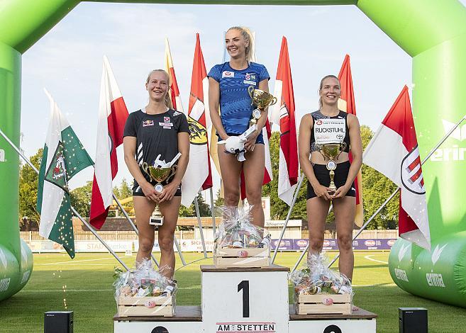 v.l. 2. Platz Sarah Lagger (AUT), Siegerin Ivona Dadic (AUT), 3. Platz Geraldine Ruckstuhl (SUI)