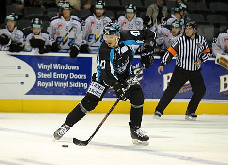 #47 rich Bronilla, Verteidiger, Liwest Black Wings Linz