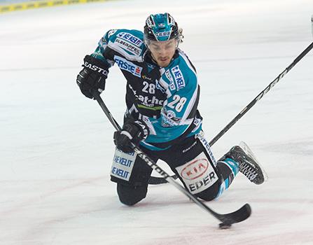 Marius Göhringer (EHC Liwest Black Wings Linz), EHC Liwest Black Wings Linz vs HC Orli Znojmo, 4. Semifinale
Marius GÃ¶hringer (EHC Liwest Black Wings Linz), EHC Liwest Black Wings Linz vs HC Orli Znojmo, 4. Semifinale