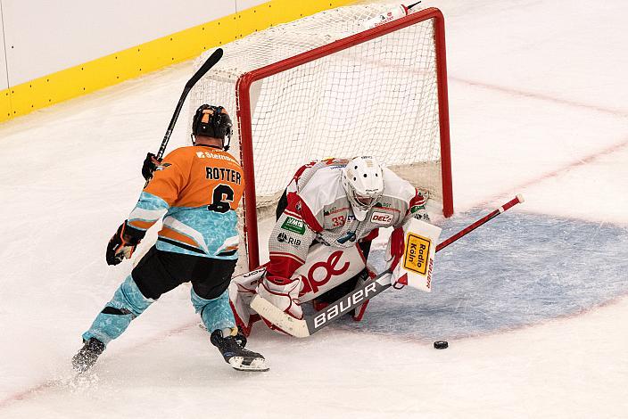 Tormann Philipp Maurer (EC Bad Nauheim), Rafael Rotter (Steinbach Black Wings Linz) Steinbach Black Wings Linz vs EC Bad Nauheim, Testspiel, Eishockey, Bet at Home ICE Hockey League