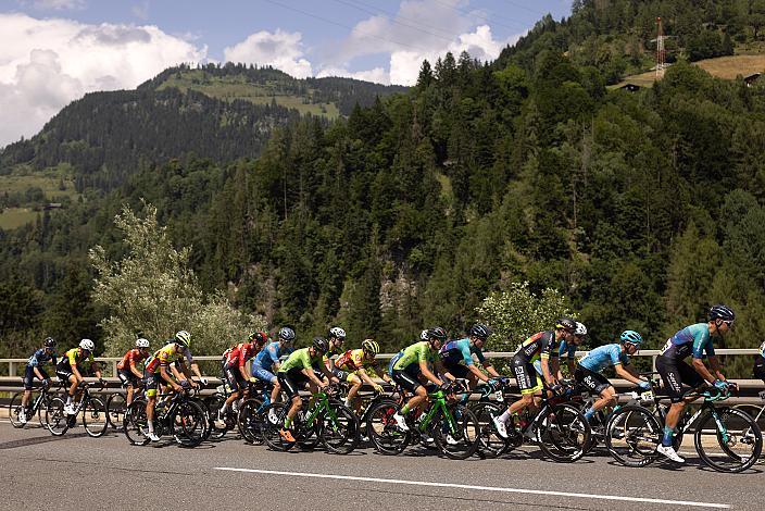 Das Peleton mit Jaka Primozic (SLO, Hrinkow Advarics), Edward Ravasi (ITA, Hrinkow Advarics) 72. Tour of Austria, 3. Etappe Silian - St. Johann im Alpendorf
