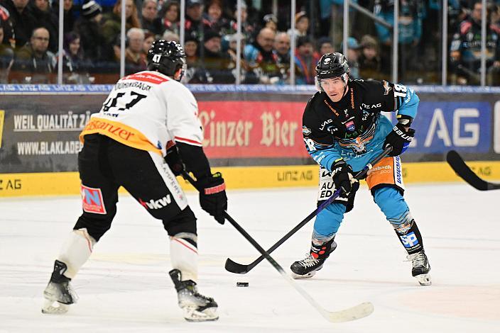 Ken Ograjensek (Steinbach Black Wings Linz), Casey Dornbach (Pioneers Vorarlberg), 27. Runde ICE, Steinbach Black Wings Linz vs Pioneers Vorarlberg, Linz AG Eisarena 