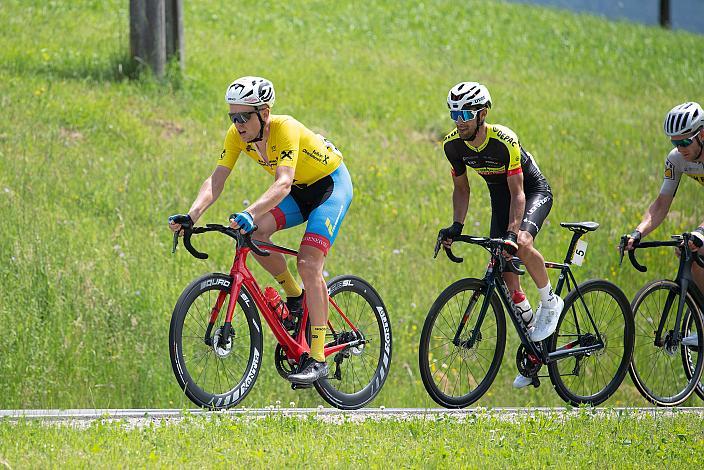 Daniel Turek (CZE, Team Felbermayr Simplon Wels) im Gelben Raiffeisentrikot des Gesamtführenden, Antoine Debons (SUI, Team Vorarlberg) 2. Etappe Eferding - Oberneukirchen, Int. Raiffeisen Oberösterreich Rundfahrt UCI Kat. 2.2