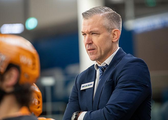 Head Coach Dan Ceman (Steinbach Black Wings 1992) Steinbach Black Wings 1992 vs Graz 99ers, Qualifikationsrunfe Eishockey, Bet at Home ICE Hockey League