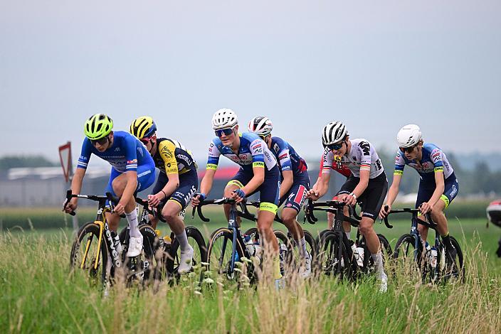 Die Ausreisser mit Sieger 1. Etappe Jasper Verbrugge (BEL, Acrog-Tormans), 50. OÖ Junioren Rundfahrt, 1. Etappe Marchtrenk - Marchtrenk