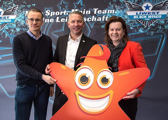 v.l. Leiter Nachwuchsabteilung Sami Wahlsten (EHC Liwest Black Wings Linz), Manager Christian Perthaler (EHC Liwest Black Wings Linz), Vizebürgermeisterin Karin Hörzing
v.l. Leiter Nachwuchsabteilung Sami Wahlsten (EHC Liwest Black Wings Linz), 