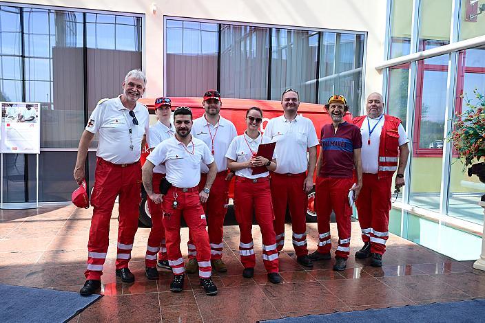 Sanitäter Truppe der Rundfahrt. 4. Etappe St.Florian /Asten - Hinterstoder/Höss 15. Int. Raiffeisen OÖ-Radrundfahrt UCI Kat. 2.2