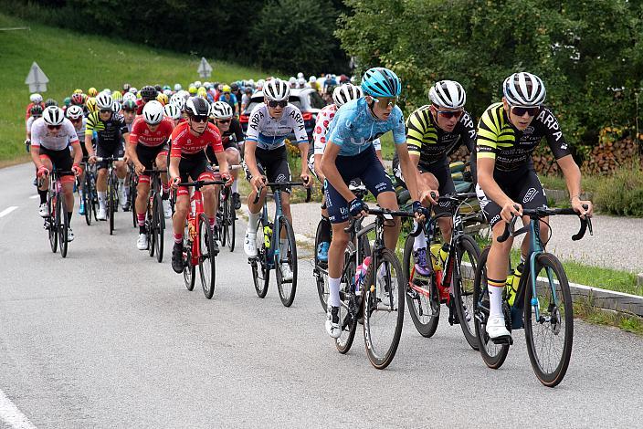 Das Feld am Weg zur Bergwertung Haselbach, im Bergtrikot Artem Shmidt (USA, Cannibal Team), Rohrbach - Rohrbach, Int. "Keine Sorgen" Junioren Rundfahrt UCI Kat. 2.1 MJ