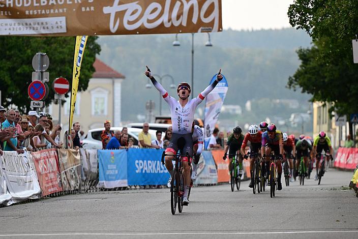 Sieger des Kriteriums Jonas Schmeiser (GER, Team Auto Brosch Kempten), Kriterium Braunau am Inn, OÖ