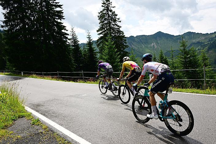 Die Verfolger mit Emanuel Zangerle (AUT, Team Vorarlberg), Nikolya Vinokurov (KAS, XDS Astana Team),  am Furkajoch, Team UAE Team Emirates - XRG, 5. Etappe Feldkirch - Feldkirch,  Tour of Austria
