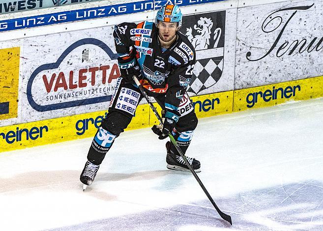 Im Bild: Hunter Fejes (EHC Liwest Black Wings Linz),  Eishockey,  EHC Liwest Black Wings Linz vs Spusu Vienna Capitals
