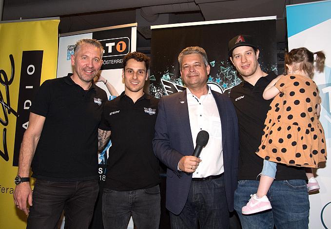 Manager Christian Perthaler (EHC Liwest Black Wings Linz), Kevin Moderer (EHC Liwest Black Wings Linz), Fabio Hofer (EHC Liwest Black Wings Linz), Präsident Ing. Peter Freunschlag (EHC Liwest Black Wings Linz),  EHC Liwest Black Wings Linz  
Manager 