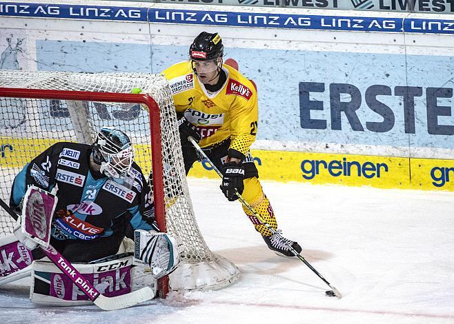 Tormann Michael Ouzas (EHC Liwest Black Wings Linz), Riley Holzapfel (Vienna Capitals) EHC Liwest Black Wings Linz vs spusu Vienna Capitals