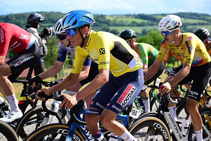 Im Gelben Trikot des Gesamtführenden Henrique Ribeiro Bravo (BRA, Soudal - Quickstep Devo Team) 3. Etappe Asten - Bad Schallerbach, Oberösterreich Rundfahrt