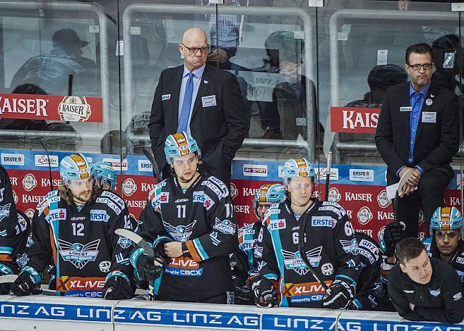 Im Bild: Head-Coach Tom Rowe (EHC Liwest Black Wings Linz)  Eishockey,  EHC Liwest Black Wings Linz vs Red Bull Salzburg