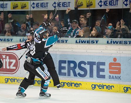 Fabio Hofer trifft zum 2 zu 2, EHC Liwest Black Wings Linz vs HCB Suedtirol 6. Viertelfinale