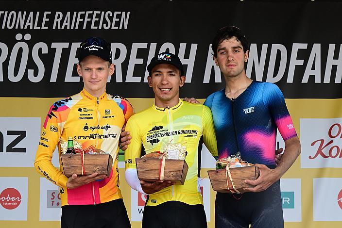 Der Gesamtsiegerpodest 2. Platz. Jannis Peter (GER, Team Vorarlberg), Sieger Edgar David Cadena (MEX, Petrolike), 3. Platz. Mattia Gaffuri (ITA, Swatt Club),  der 15. Int. Raiffeisen Oberöstereich Rundfahrt  4. Etappe St.Florian /Asten - Hinterstoder/Höss 15. Int. Raiffeisen OÖ-Radrundfahrt UCI Kat. 2.2