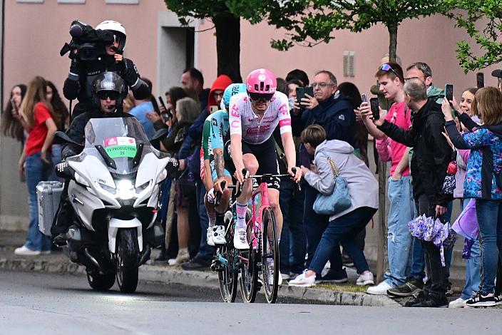 Der spätere Etappensieger Kasper Asgreen (DEN, EF Education - EasyPost) 108. Giro d Italia, Stage 14, Treviso - Gorizia (195km)