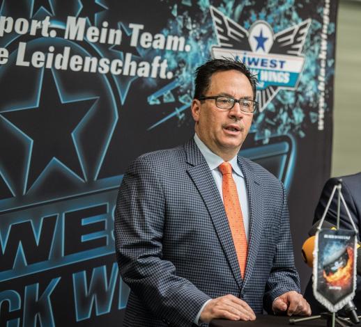 Head-Coach Troy Ward (EHC Liwest Black Wings Linz)  EHC Liwest Black Wings Linz 