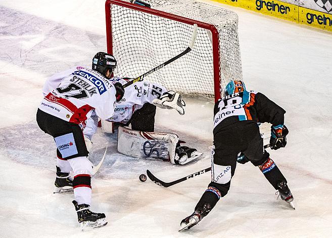 Im Bild: Jakub Stehlik (HC Orli Znojmo), Valentin Leiler (EHC Liwest Black Wings Linz), Tormann Teemu Tapio Lassila (HC Orli Znojmo) Eishockey,  EHC Liwest Black Wings Linz vs HC Orli Znojmo
