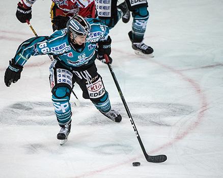 Stefan Gaffal (EHC Liwest Black Wings Linz)  EHC Liwest Black Wings Linz vs HC Orli Znojmo