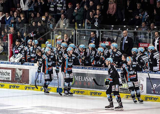Im Bild: 2 zu 2 durch Rick Schofield (EHC Liwest Black Wings Linz)   Eishockey,  EHC Liwest Black Wings Linz vs Red Bull Salzburg
