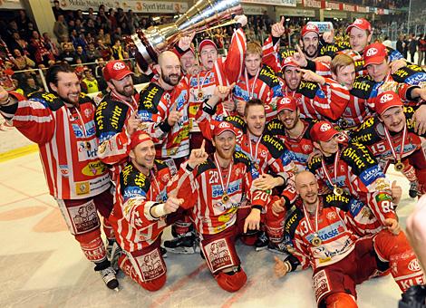 Der KAC jubelt ueber den Meistertitel 2008-2009.