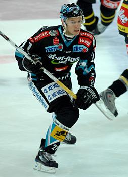 #21 Philipp Lukas, Stuermer, EHC Liwest Black Wings Linz