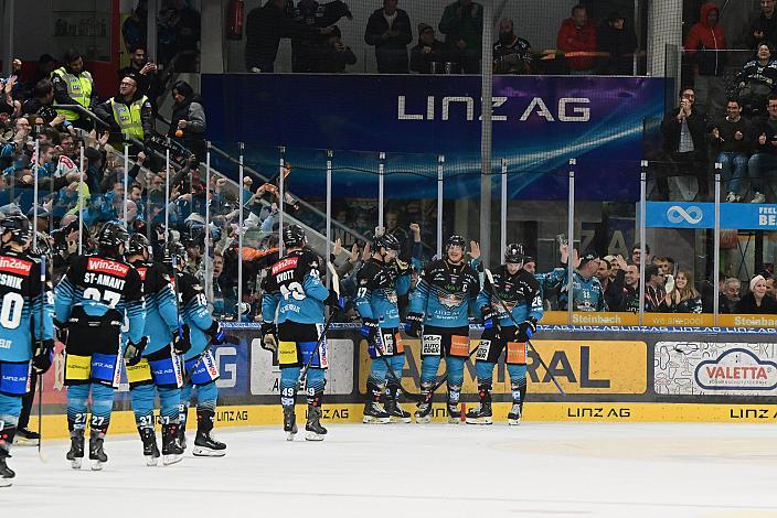 Brian Lebler (Steinbach Black Wings Linz) feiertv das Tor zum 2 zu 1 in Overtime, 19. Runde ICE, Steinbach Black Wings Linz vs HC Pustertal Wölfe, Linz AG Eisarena