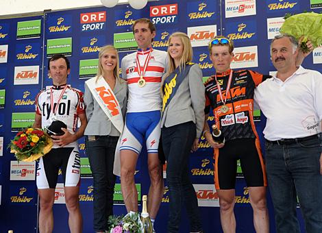 Das Siegerpodest der Staatsmeisterschaft, Sieger Harald Starzengruber, Team Union Raiffeisen Tirol, 2. Platz Harald Totschnig Team Tyrol und Josef Kugler, Team KTM.