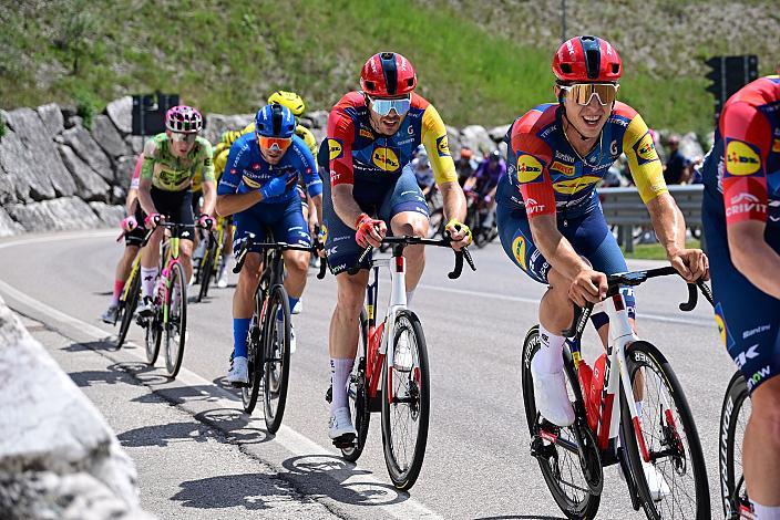 Team Lidl - Trek, USA  mit Giulio Ciccone (ITA, Lidl - Trek) 19 Etappe. Feltre  -  Alleghe (Piani di Pezze)   (151km) 109. Giro d Italia