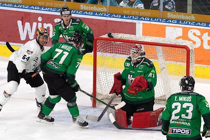 Victor Bartley (Steinbach Black Wings Linz), Juraj Mikus (HC Nove Zamky), Tormann Pavel Kantor (HC Nove Zamky), Tomas Mikus (HC Nove Zamky) Testspiel Steinbach Black Wings Linz vs HC Nove Zamky,  WIn2day ICE Hockey League
