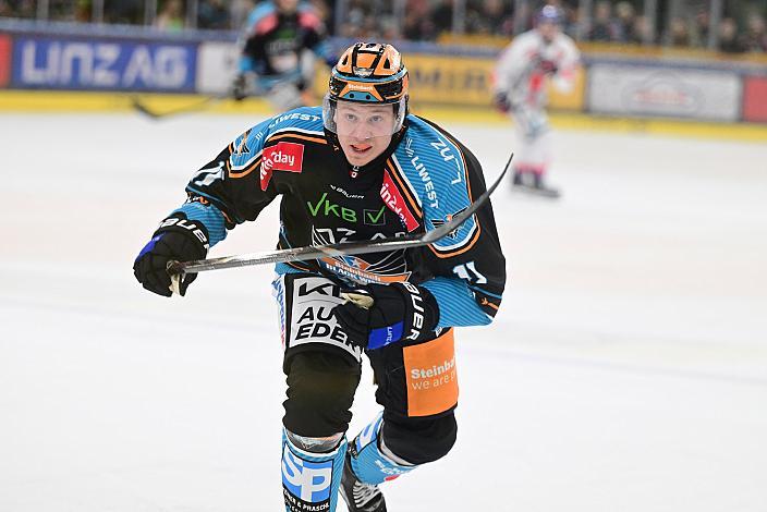 Brodi Stuart (Steinbach Black Wings Linz), Weihnachtsdress,  Win2Day ICE Hockey League,  Steinbach Black Wings Linz vs HC Tiwag Innsbruck - Die Haie,  Linz AG Eisarena 