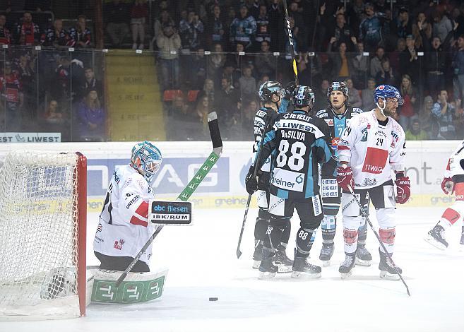  Linz feiert das Tor von Brian Lebler (EHC Liwest Black Wings Linz) EHC Liwest Black Wings Linz vs HC TWK Innsbruck Die Haie